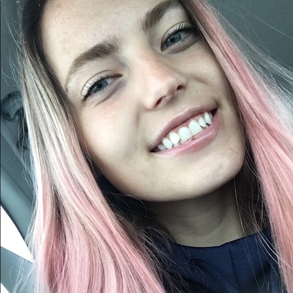 Meet your Posher, Adeline - Picture 1 of 1